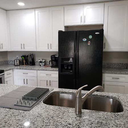 Shell Near The Sea, 2-Br Pet Friendly Home Venice Eksteriør billede