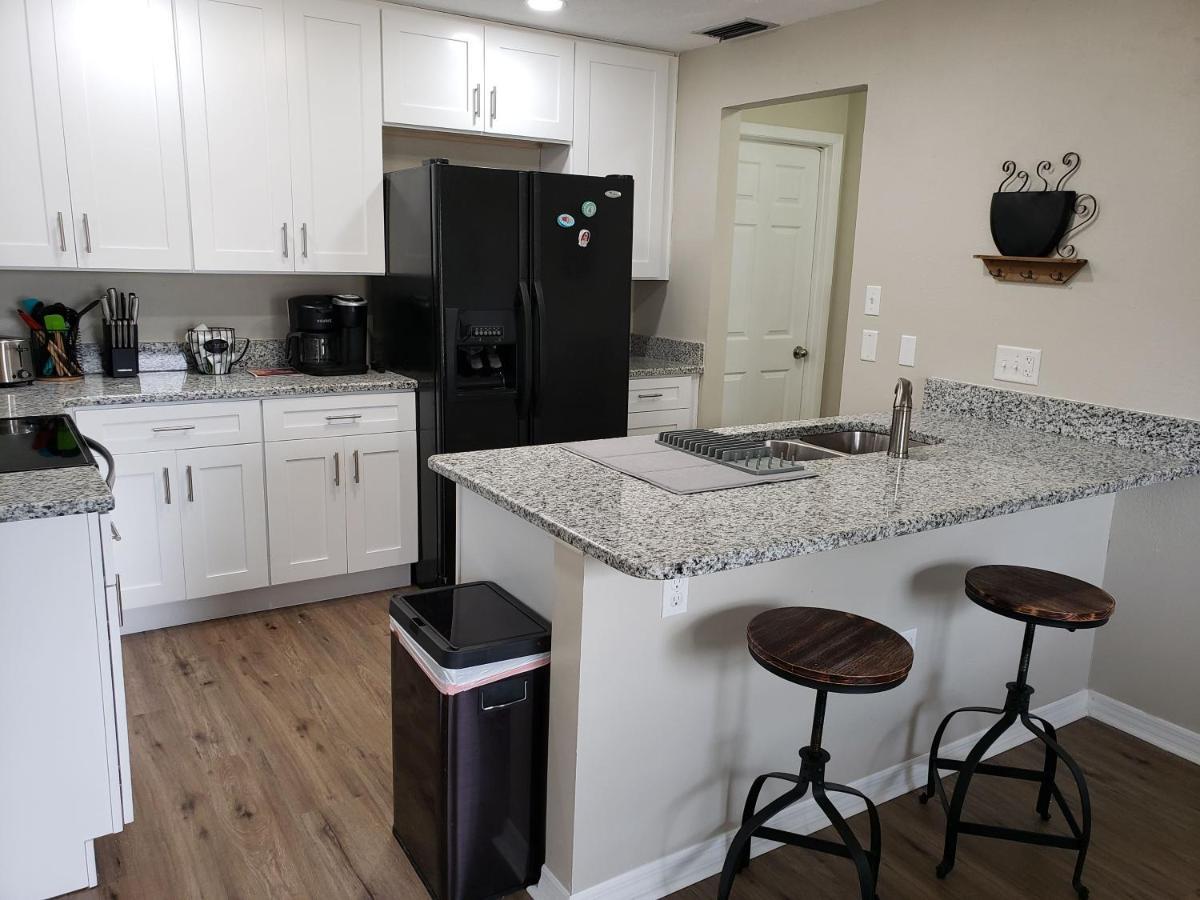 Shell Near The Sea, 2-Br Pet Friendly Home Venice Eksteriør billede