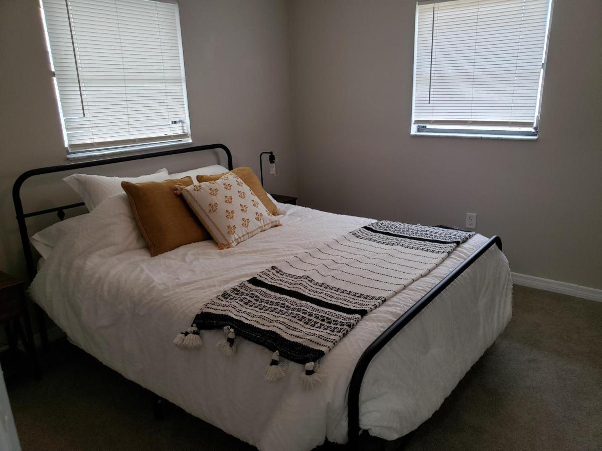 Shell Near The Sea, 2-Br Pet Friendly Home Venice Eksteriør billede
